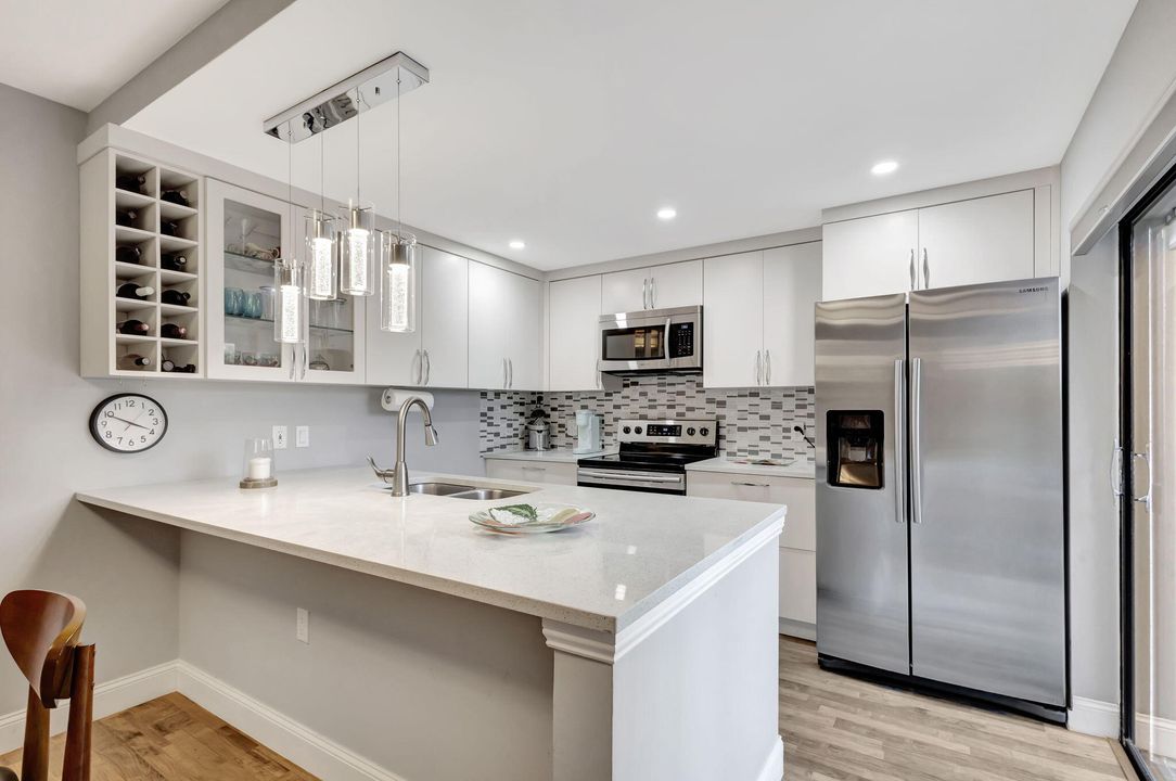 For Sale: $495,000 (2 beds, 2 baths, 1188 Square Feet)