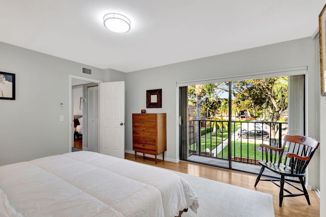 For Sale: $495,000 (2 beds, 2 baths, 1188 Square Feet)