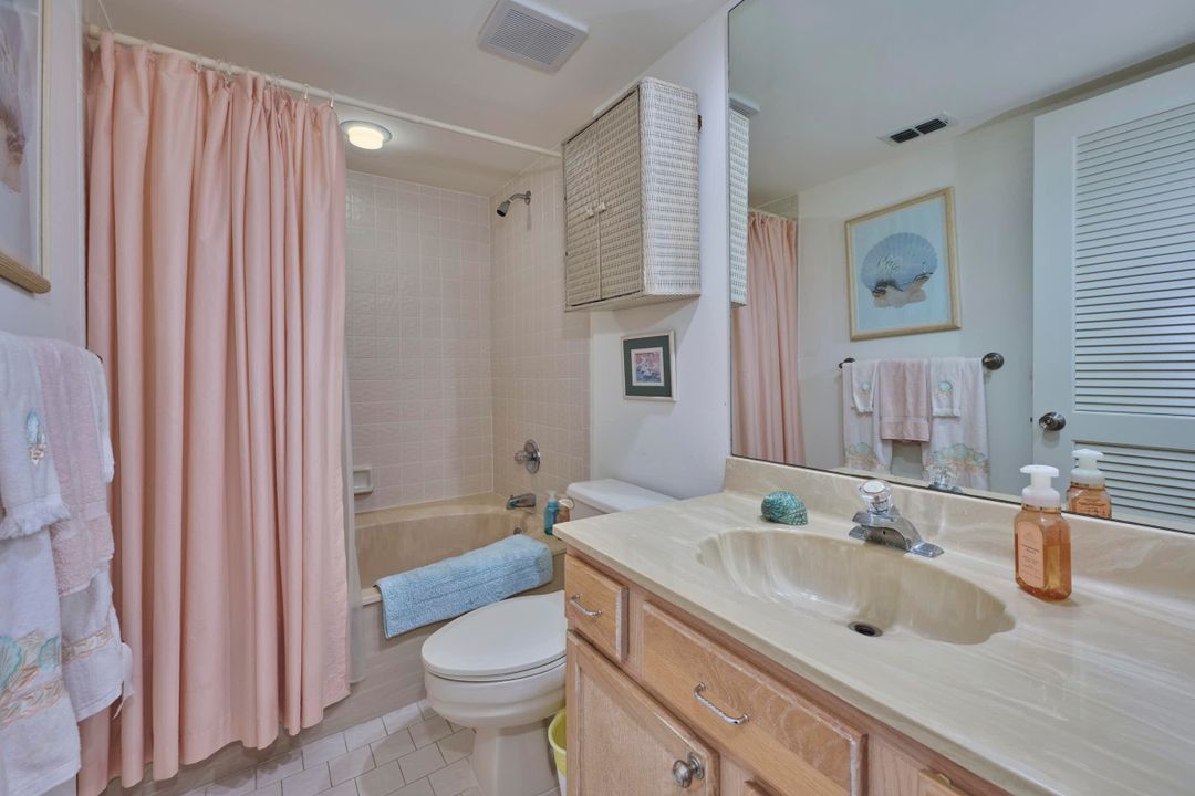 For Sale: $355,000 (2 beds, 2 baths, 1000 Square Feet)