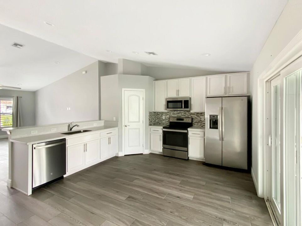 For Sale: $470,000 (4 beds, 2 baths, 1796 Square Feet)