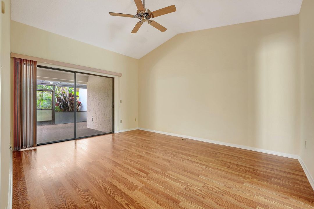 For Sale: $270,000 (2 beds, 2 baths, 1225 Square Feet)