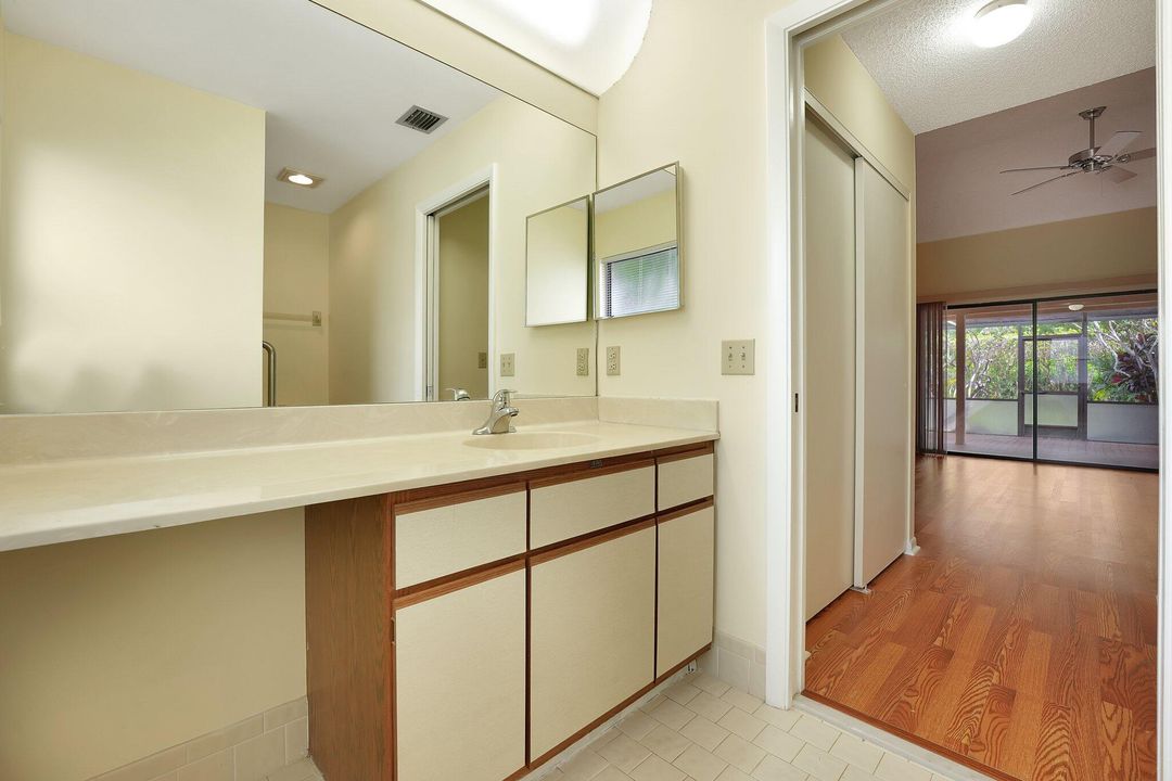 For Sale: $270,000 (2 beds, 2 baths, 1225 Square Feet)