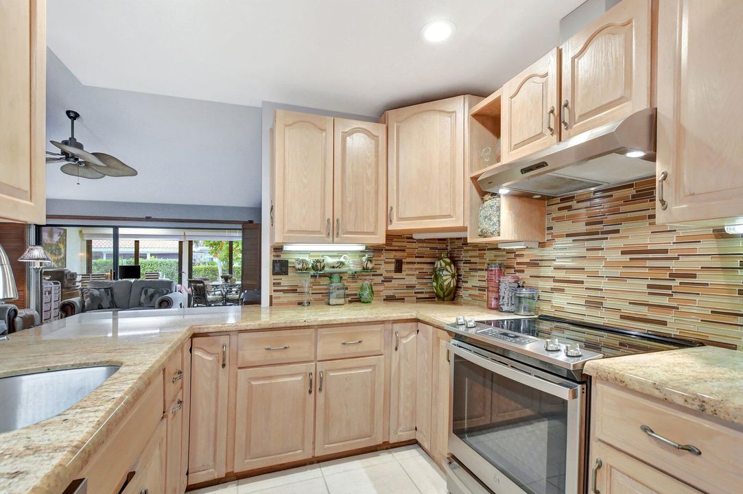 For Sale: $549,000 (3 beds, 2 baths, 1670 Square Feet)