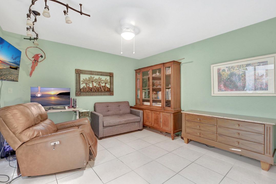 For Sale: $549,000 (3 beds, 2 baths, 1670 Square Feet)