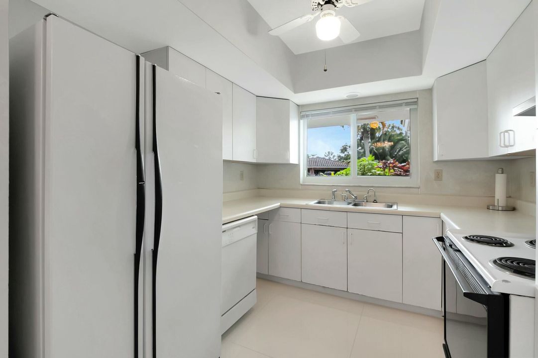 For Sale: $689,900 (2 beds, 2 baths, 1328 Square Feet)