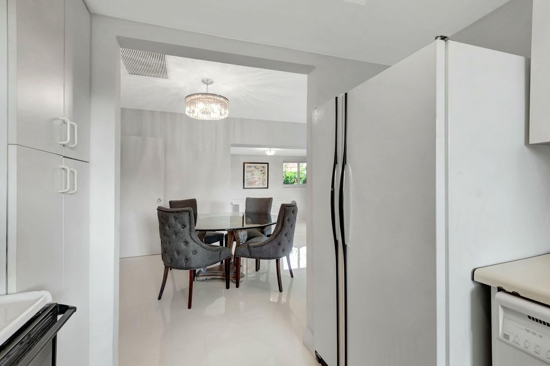 For Sale: $689,900 (2 beds, 2 baths, 1328 Square Feet)