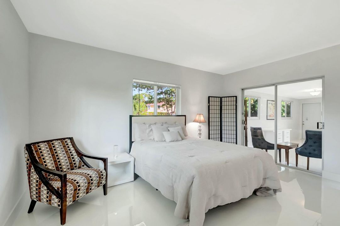 For Sale: $689,900 (2 beds, 2 baths, 1328 Square Feet)