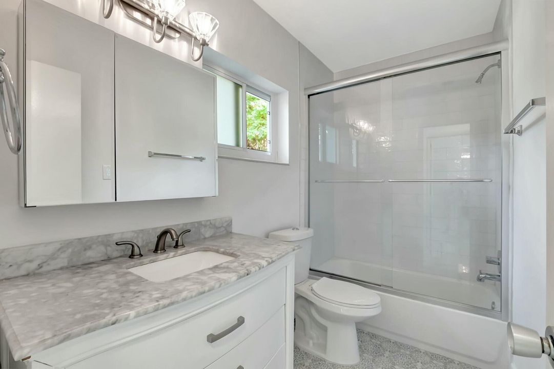 For Sale: $689,900 (2 beds, 2 baths, 1328 Square Feet)