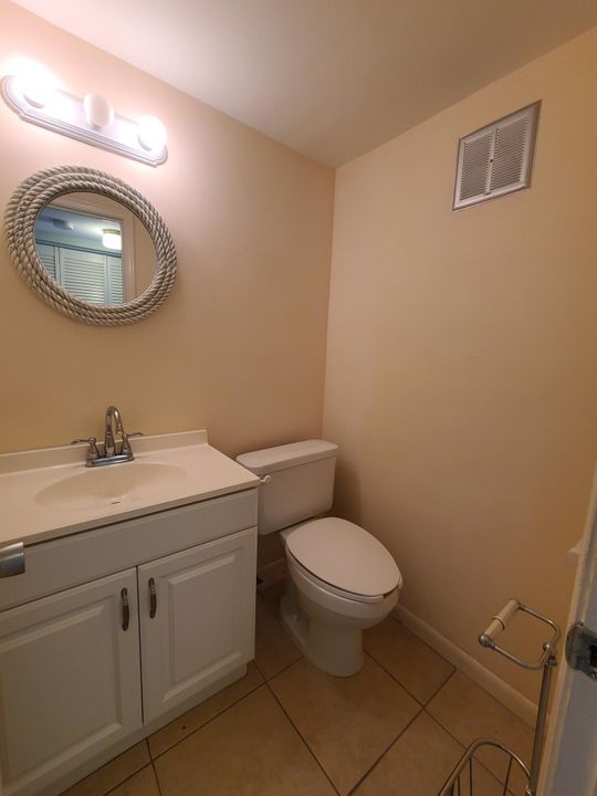 For Rent: $1,300 (1 beds, 1 baths, 646 Square Feet)