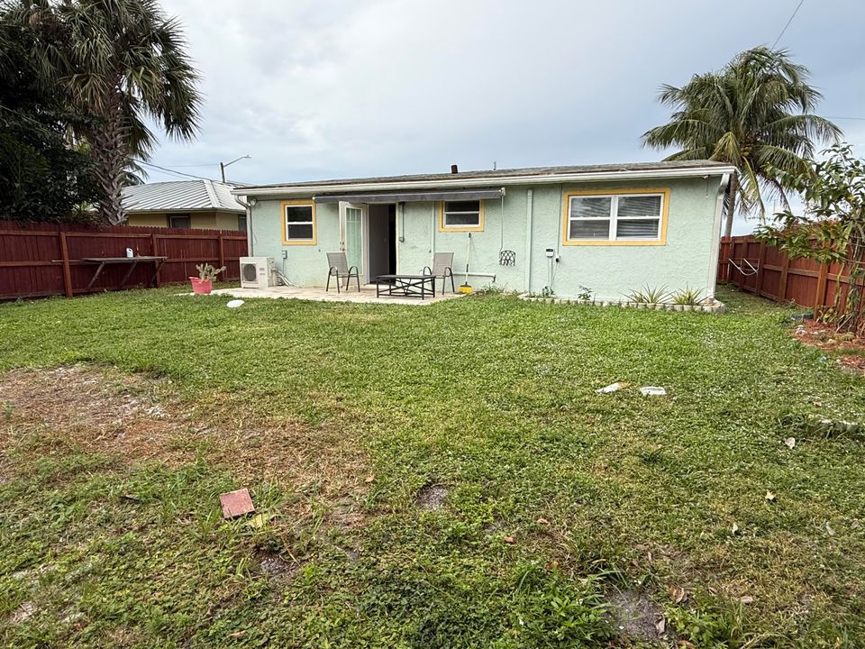 For Sale: $357,500 (3 beds, 1 baths, 1032 Square Feet)