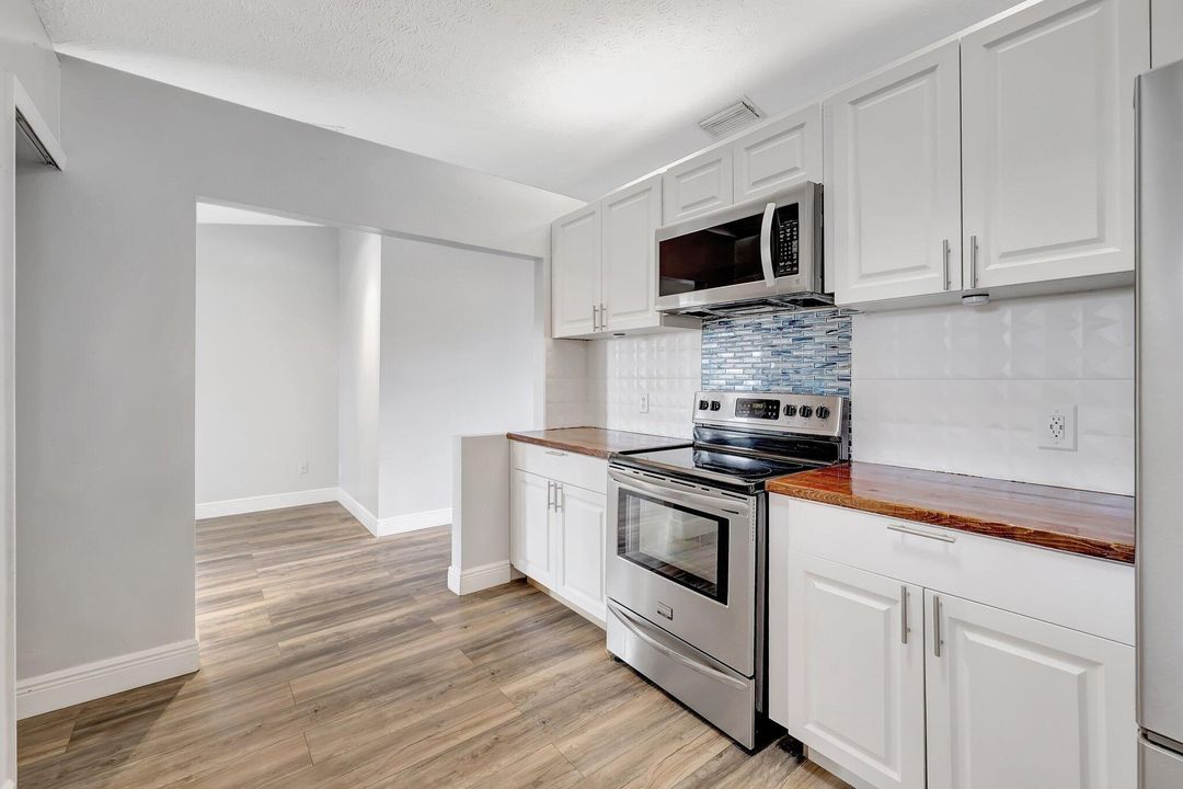 For Sale: $374,000 (3 beds, 2 baths, 1543 Square Feet)