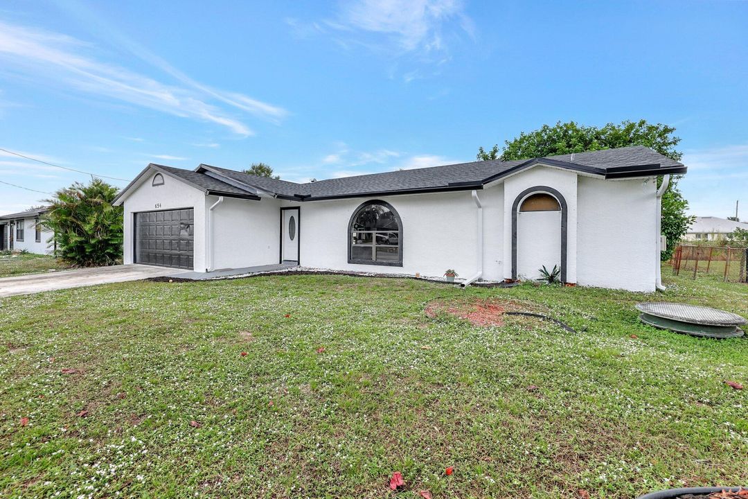 For Sale: $374,000 (3 beds, 2 baths, 1543 Square Feet)