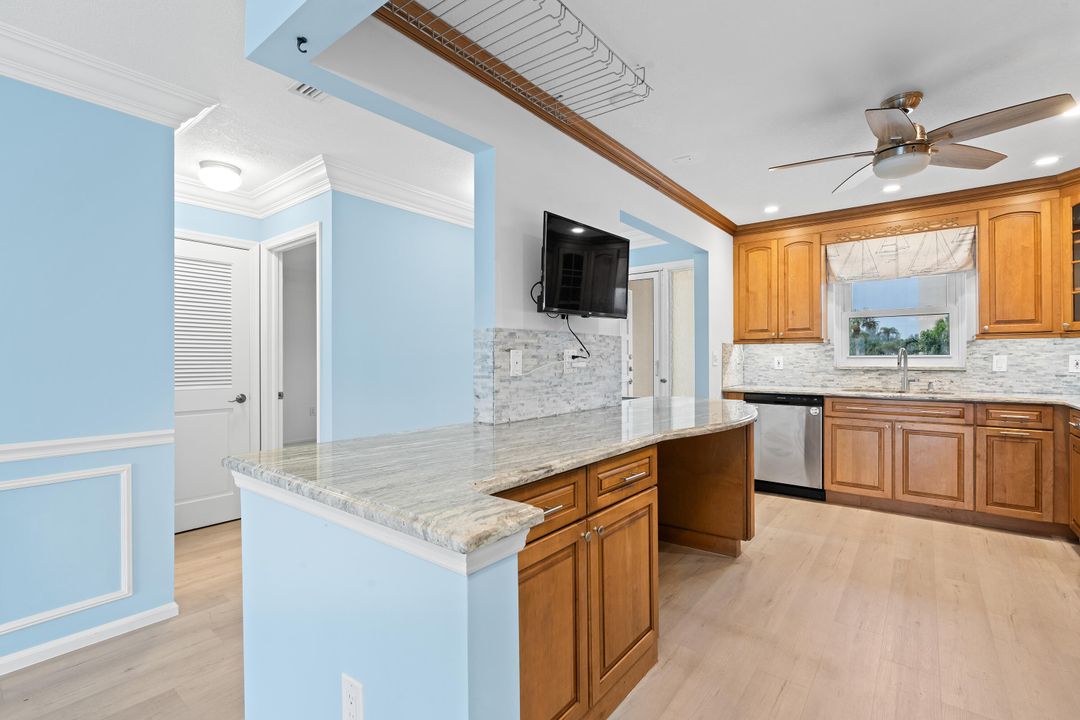 For Sale: $722,500 (2 beds, 2 baths, 1272 Square Feet)