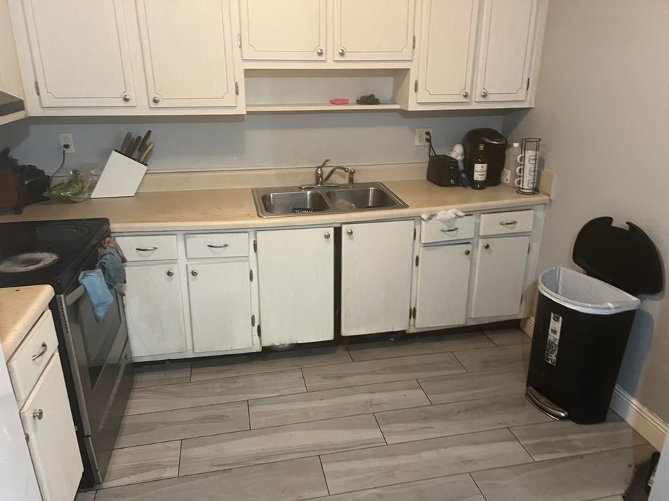 For Sale: $222,000 (2 beds, 1 baths, 775 Square Feet)