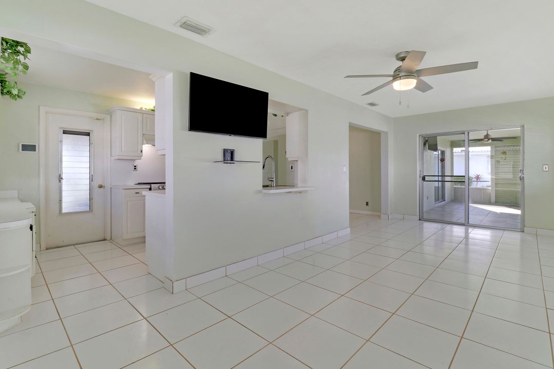 For Sale: $349,999 (2 beds, 2 baths, 1317 Square Feet)