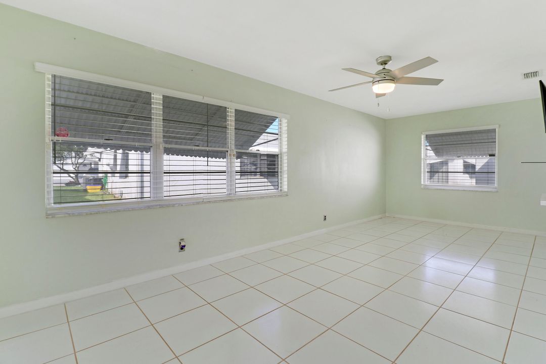 For Sale: $349,999 (2 beds, 2 baths, 1317 Square Feet)