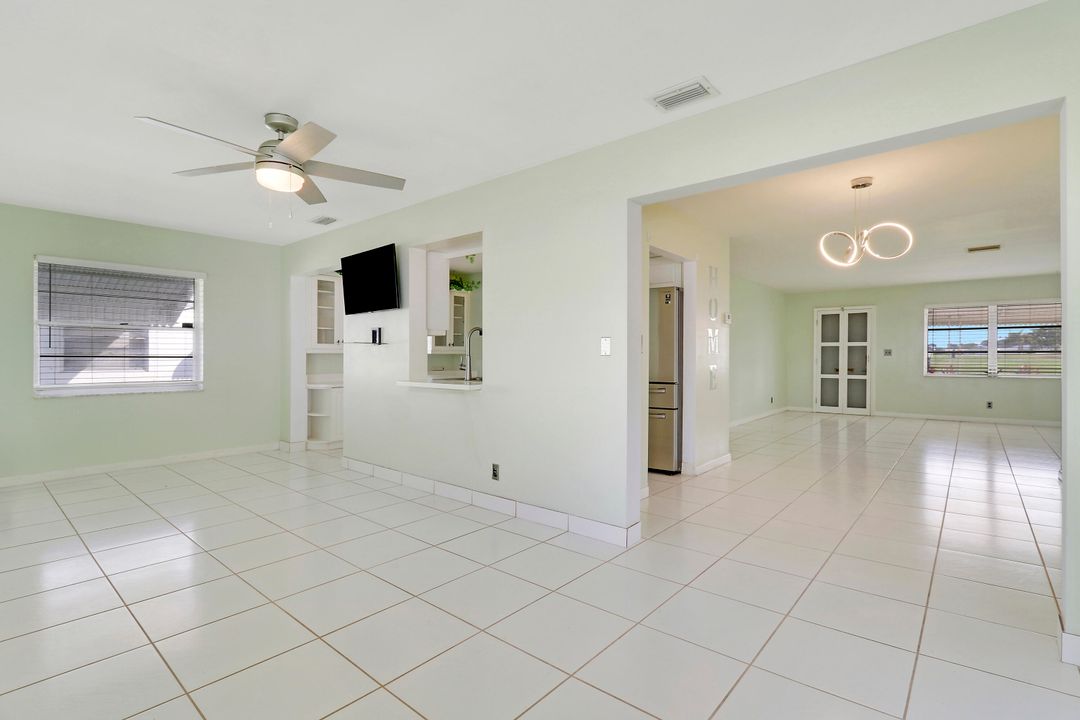 For Sale: $349,999 (2 beds, 2 baths, 1317 Square Feet)