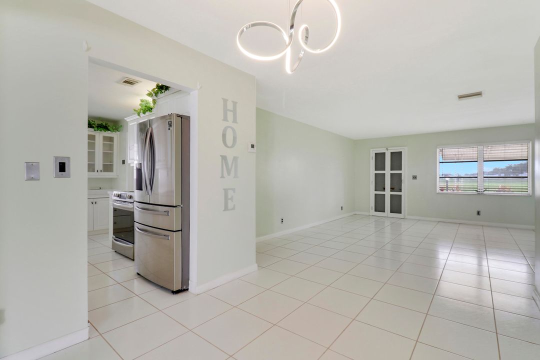 For Sale: $349,999 (2 beds, 2 baths, 1317 Square Feet)