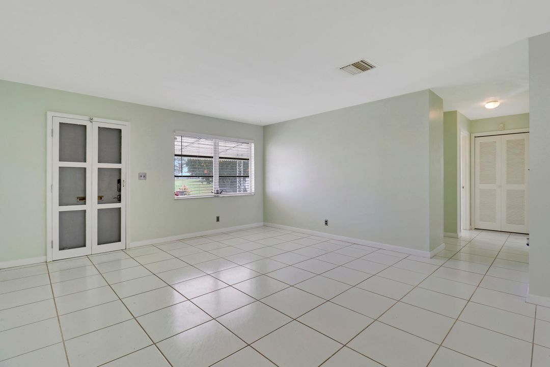 For Sale: $349,999 (2 beds, 2 baths, 1317 Square Feet)