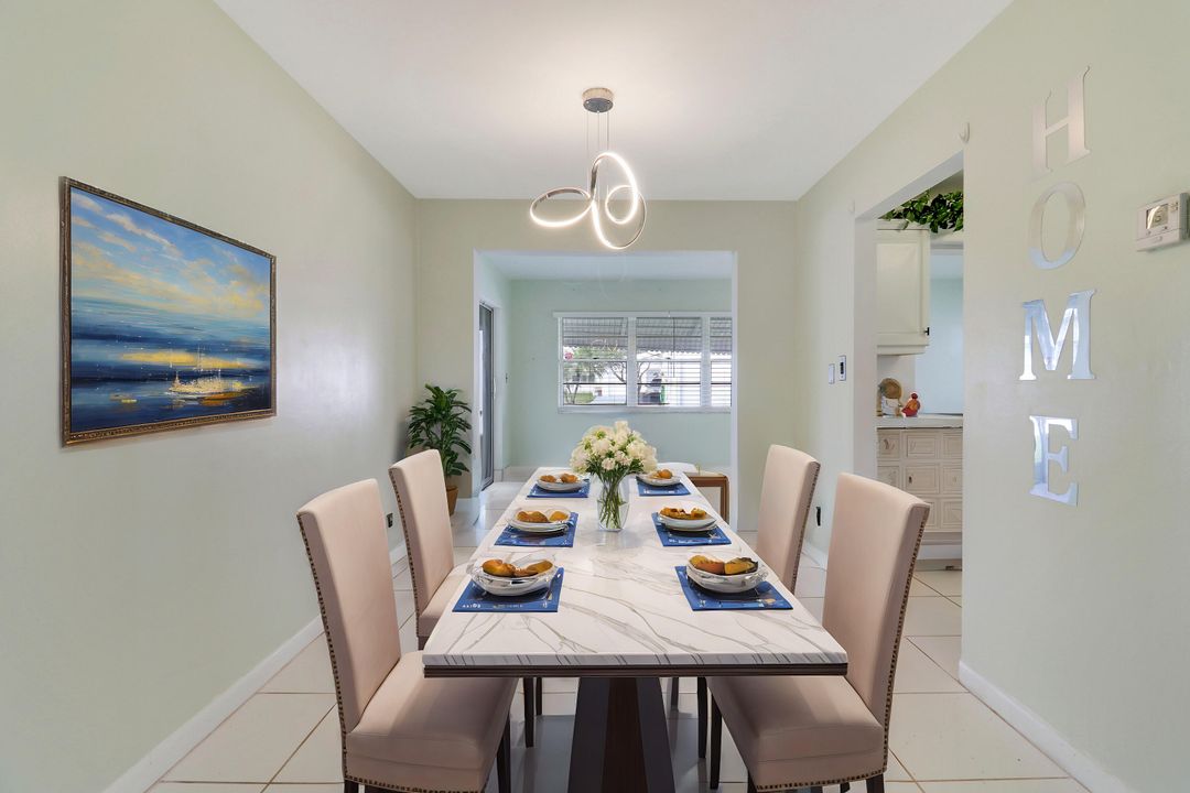 For Sale: $349,999 (2 beds, 2 baths, 1317 Square Feet)