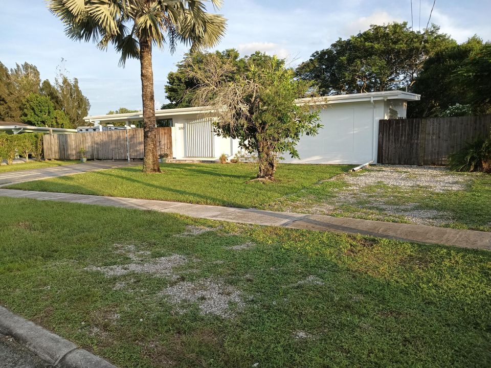 For Sale: $449,000 (3 beds, 2 baths, 1350 Square Feet)