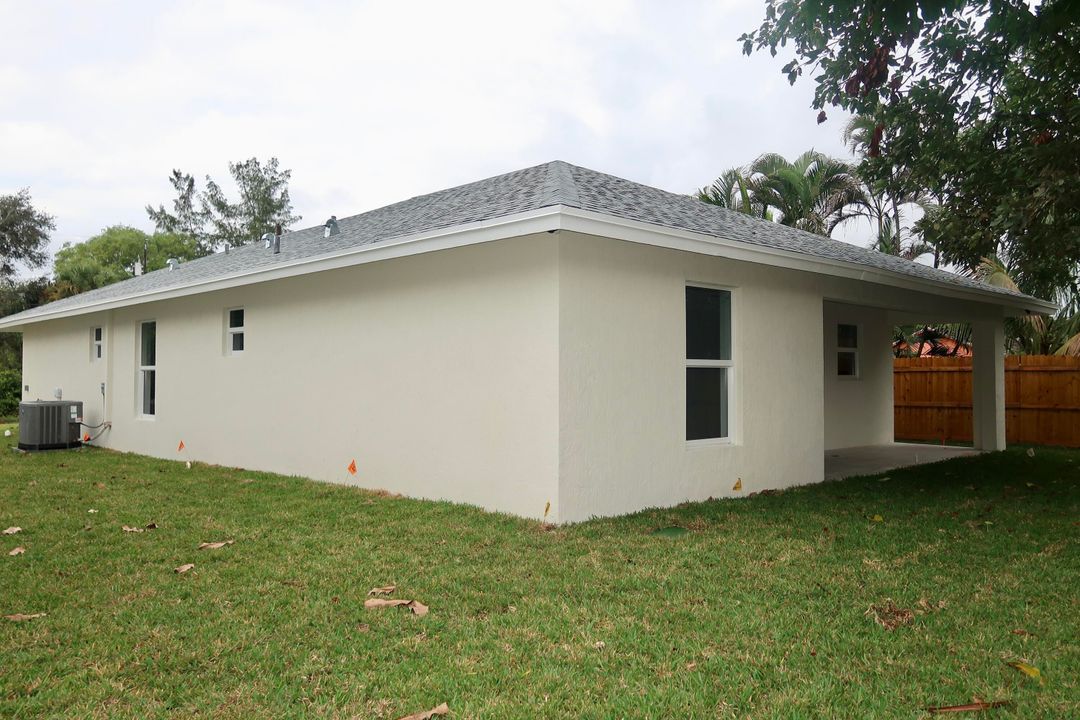 For Sale: $570,000 (4 beds, 2 baths, 1697 Square Feet)