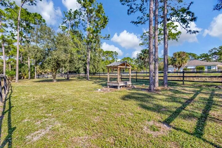 For Sale: $850,000 (4 beds, 3 baths, 2513 Square Feet)