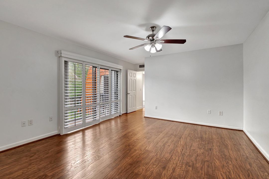 For Sale: $365,000 (2 beds, 2 baths, 1230 Square Feet)