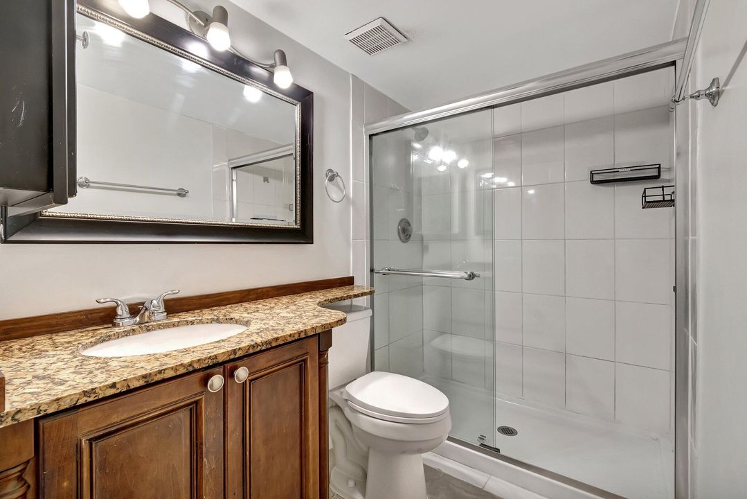 For Sale: $365,000 (2 beds, 2 baths, 1230 Square Feet)