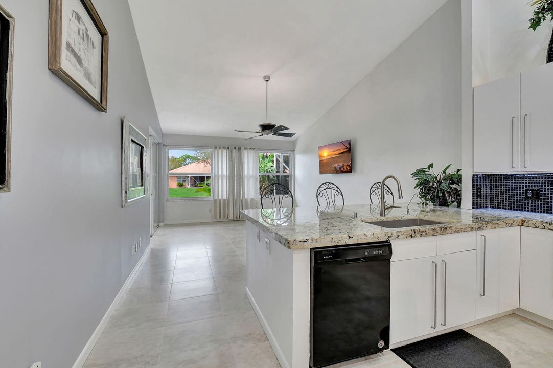 For Sale: $432,900 (2 beds, 2 baths, 1379 Square Feet)