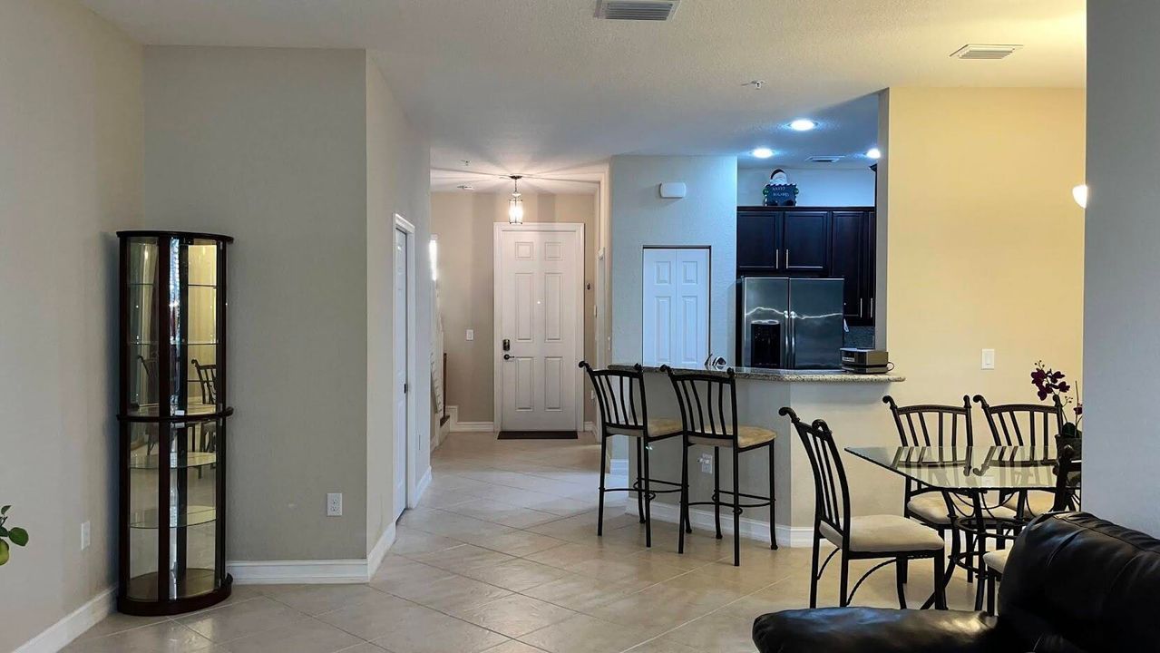 For Rent: $2,950 (3 beds, 2 baths, 1499 Square Feet)