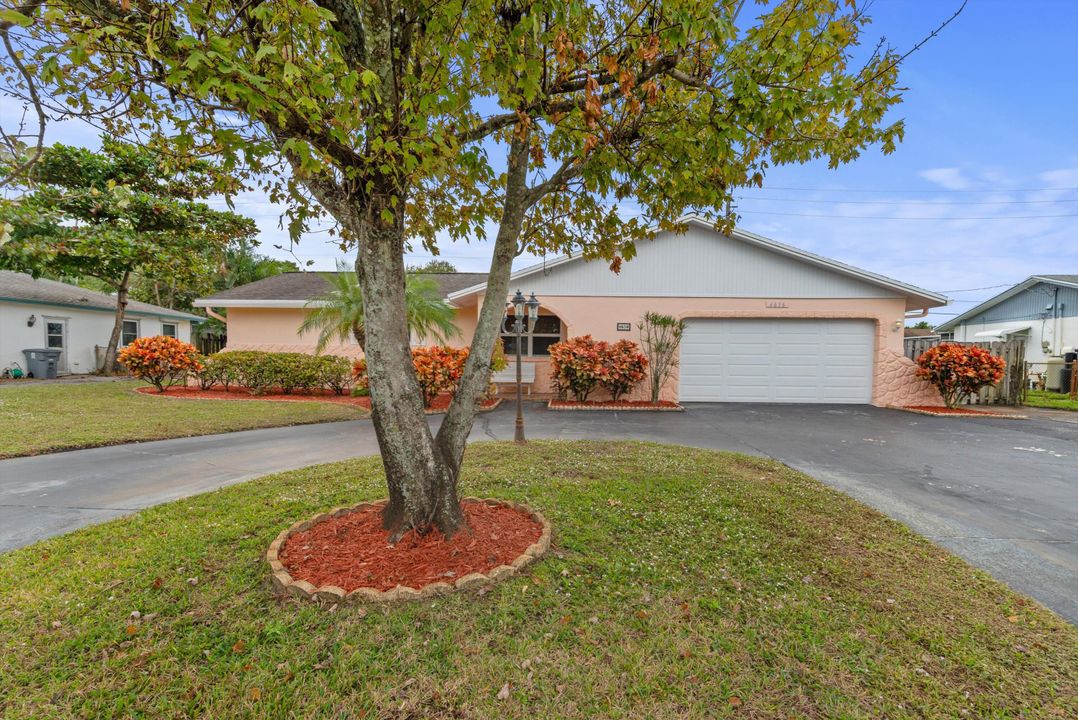 For Sale: $649,000 (3 beds, 3 baths, 1891 Square Feet)