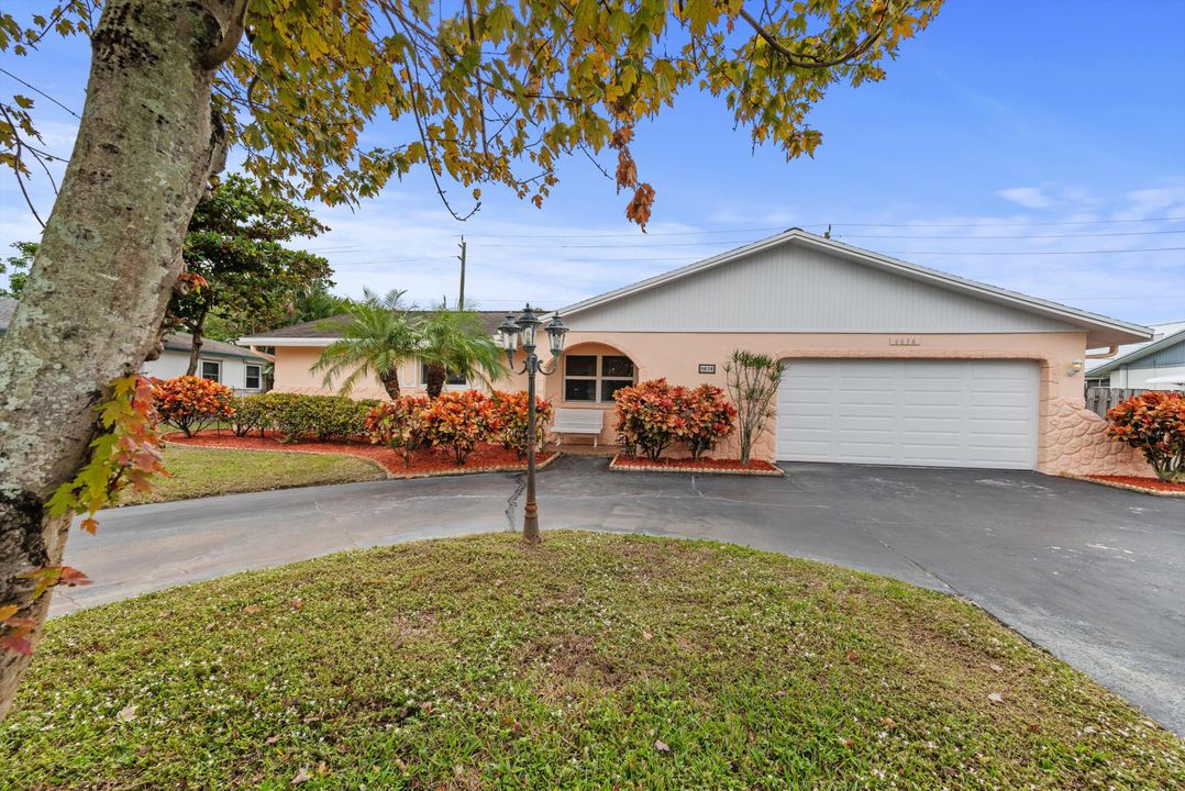 For Sale: $649,000 (3 beds, 3 baths, 1891 Square Feet)