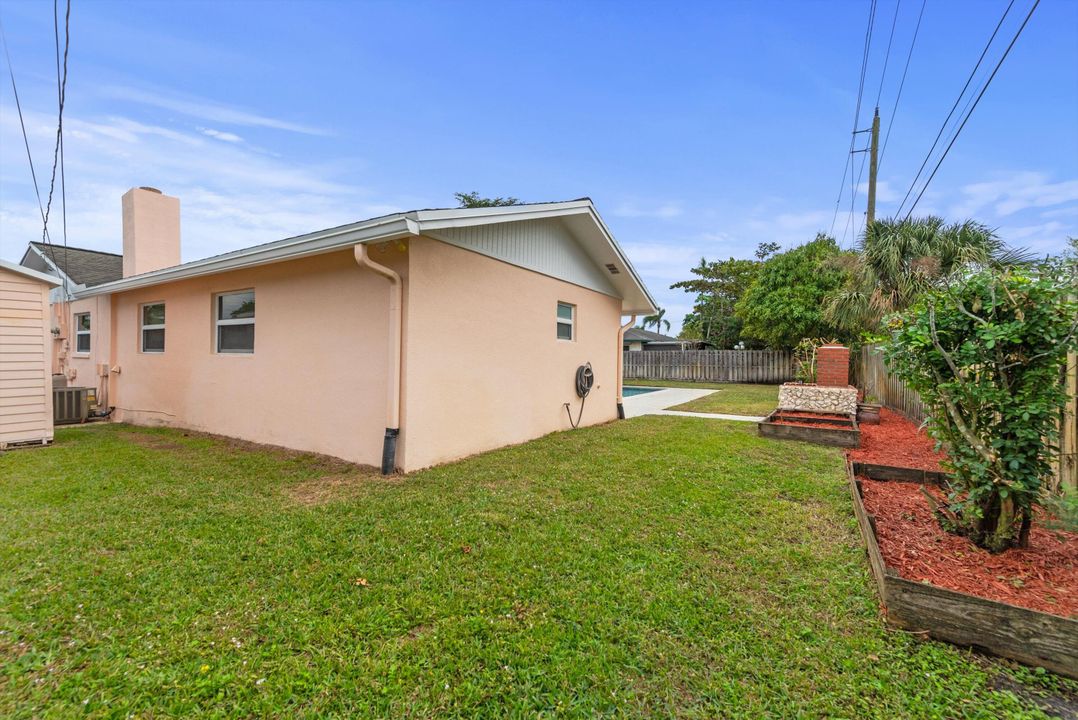 For Sale: $649,000 (3 beds, 3 baths, 1891 Square Feet)