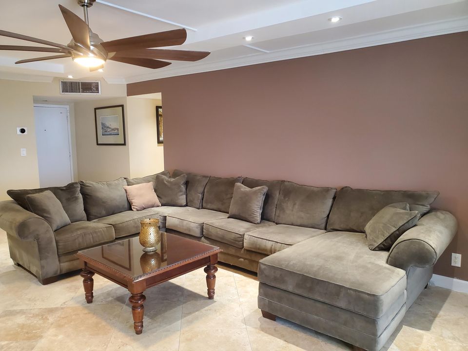 For Sale: $400,000 (2 beds, 2 baths, 1400 Square Feet)