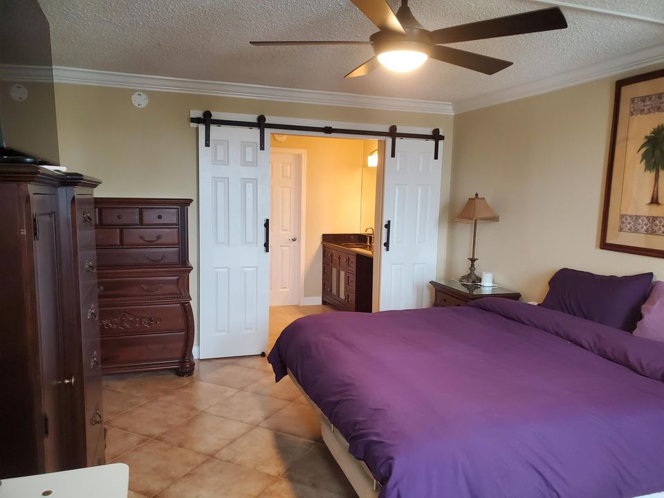 For Sale: $400,000 (2 beds, 2 baths, 1400 Square Feet)