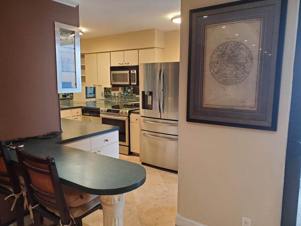 For Sale: $400,000 (2 beds, 2 baths, 1400 Square Feet)