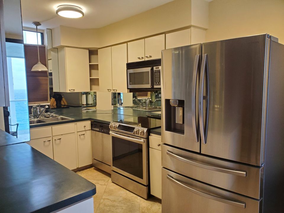 For Sale: $400,000 (2 beds, 2 baths, 1400 Square Feet)