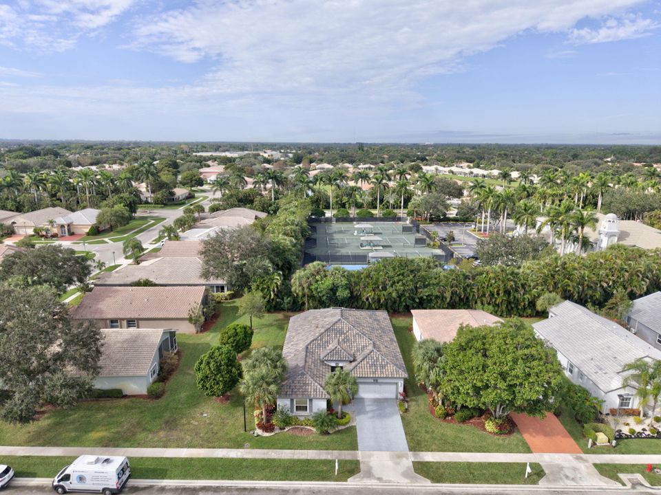 For Sale: $649,000 (3 beds, 2 baths, 2151 Square Feet)