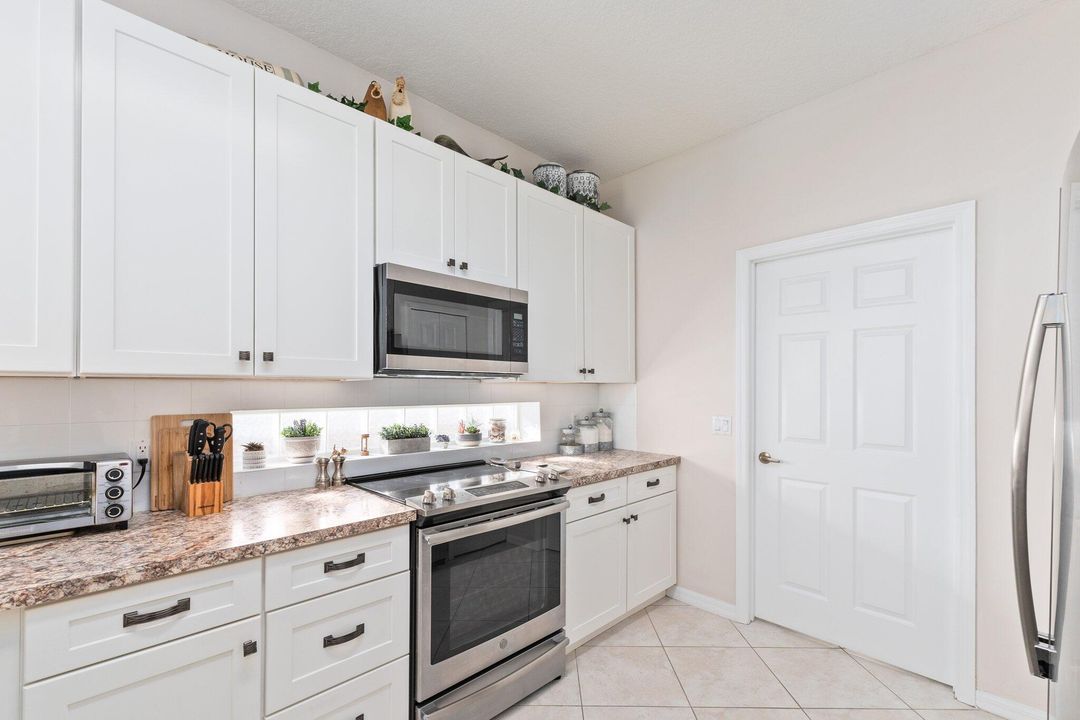 For Sale: $309,000 (2 beds, 2 baths, 1573 Square Feet)