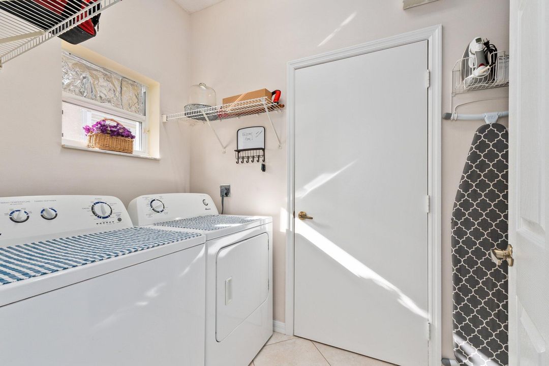 For Sale: $309,000 (2 beds, 2 baths, 1573 Square Feet)