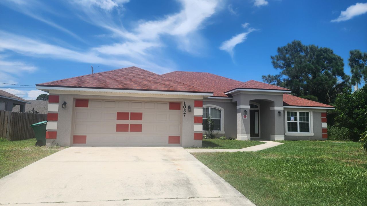 For Rent: $2,950 (4 beds, 3 baths, 2305 Square Feet)