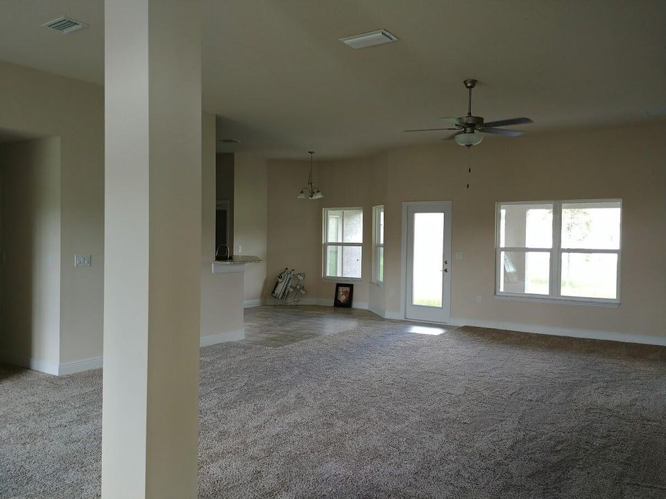 For Rent: $2,950 (4 beds, 3 baths, 2305 Square Feet)