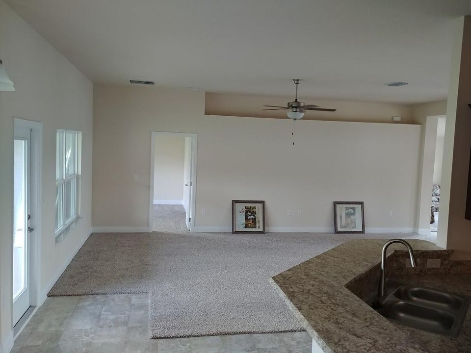 For Rent: $2,950 (4 beds, 3 baths, 2305 Square Feet)