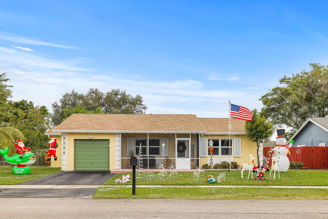 For Sale: $515,000 (3 beds, 2 baths, 1729 Square Feet)