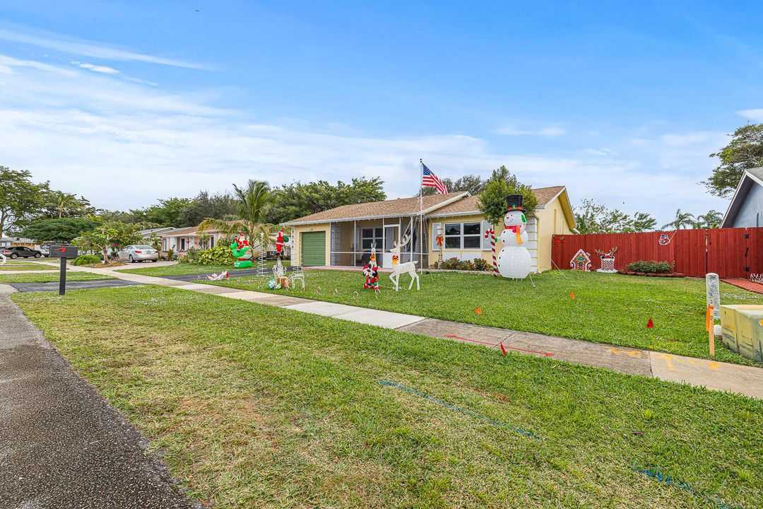 For Sale: $515,000 (3 beds, 2 baths, 1729 Square Feet)