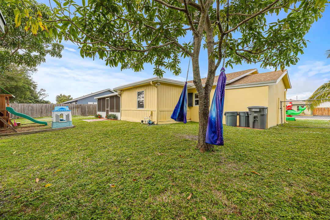 For Sale: $515,000 (3 beds, 2 baths, 1729 Square Feet)