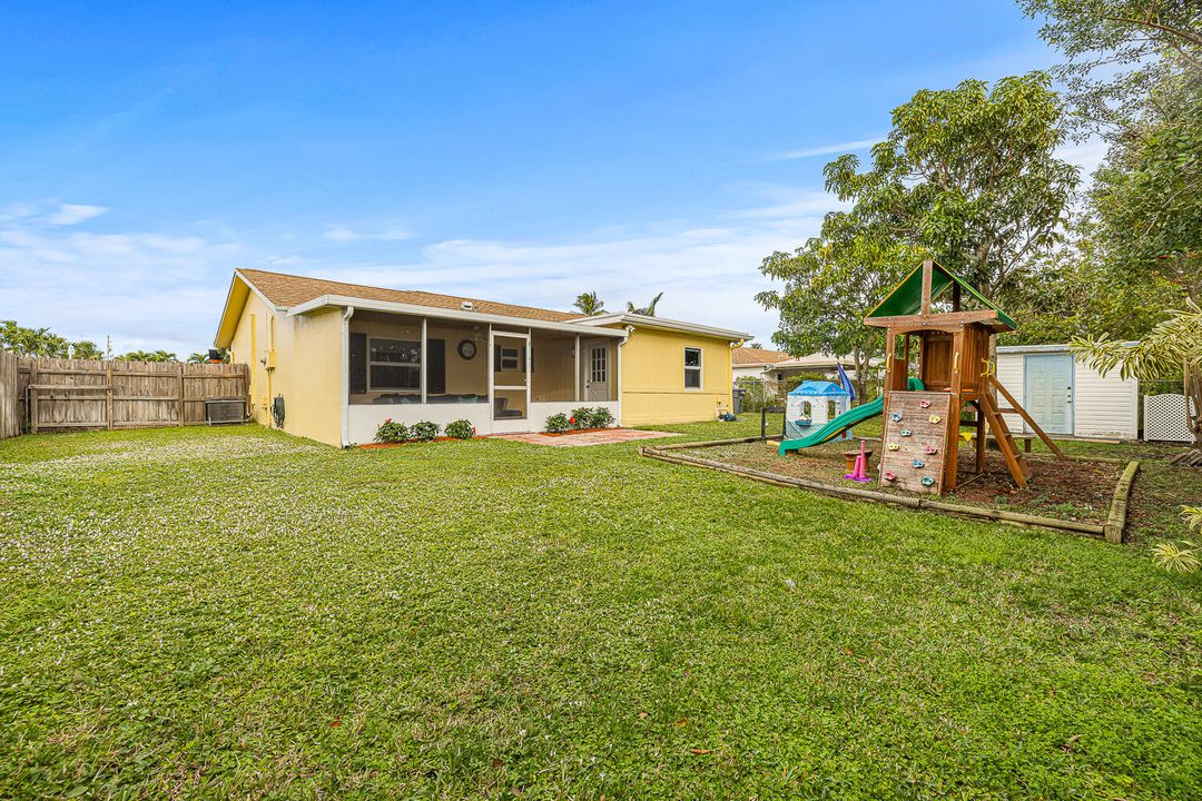 For Sale: $515,000 (3 beds, 2 baths, 1729 Square Feet)