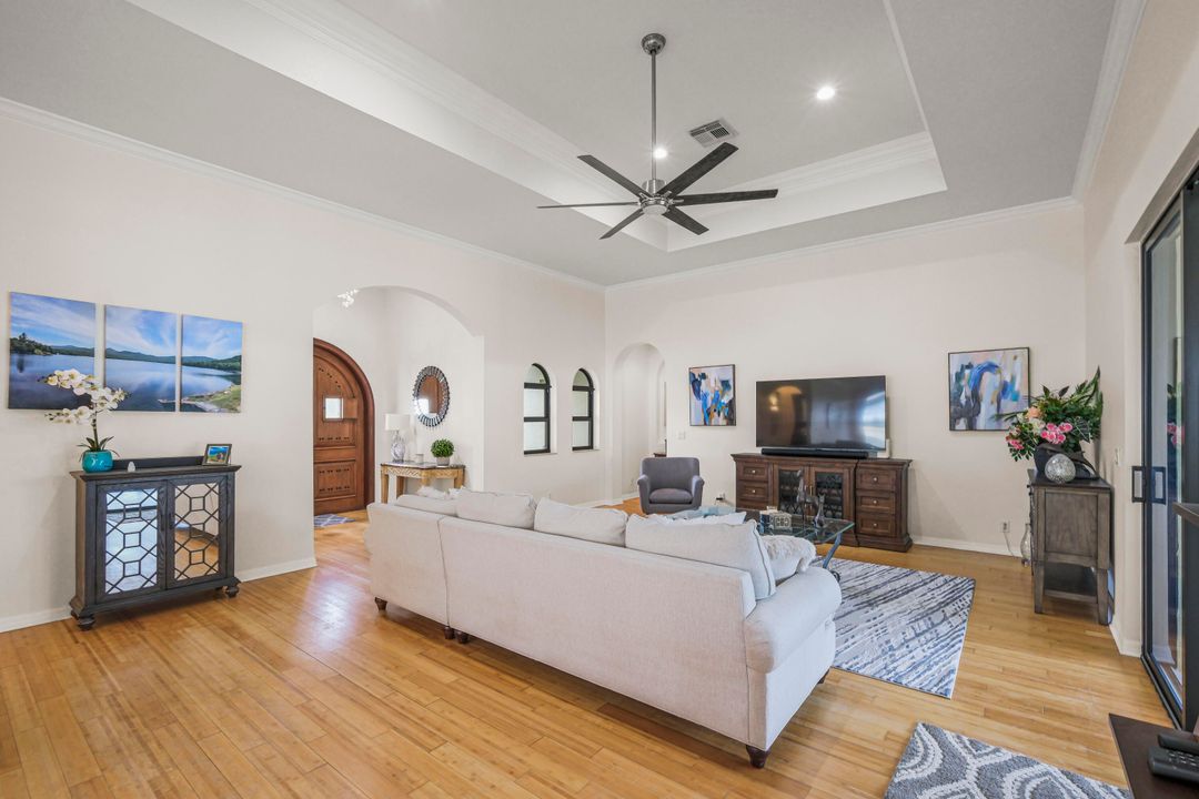 For Sale: $1,295,000 (4 beds, 2 baths, 2726 Square Feet)