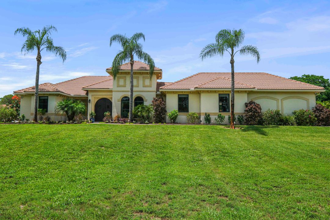 For Sale: $1,295,000 (4 beds, 2 baths, 2726 Square Feet)